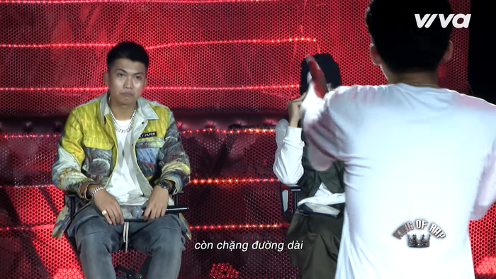 Giám khảo Big Daddy liên tục gật đầu trước tiết mục của ICD