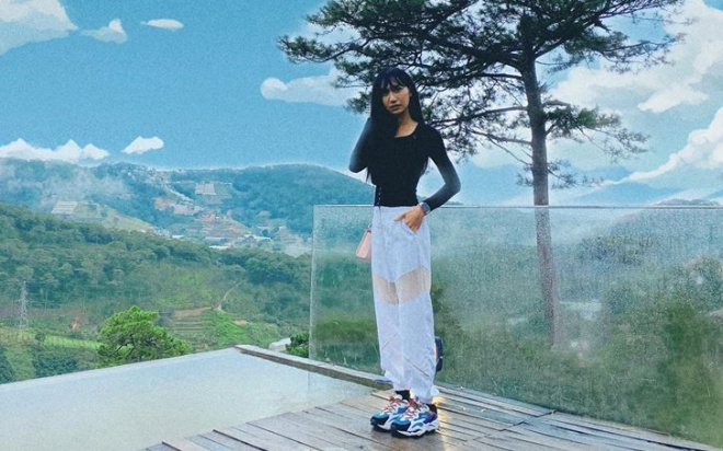 Lynk Lee khoe vóc dáng nhỏ nhắn xinh xắn, công khai 'thả thính' khiến fan rần rần Ảnh 2