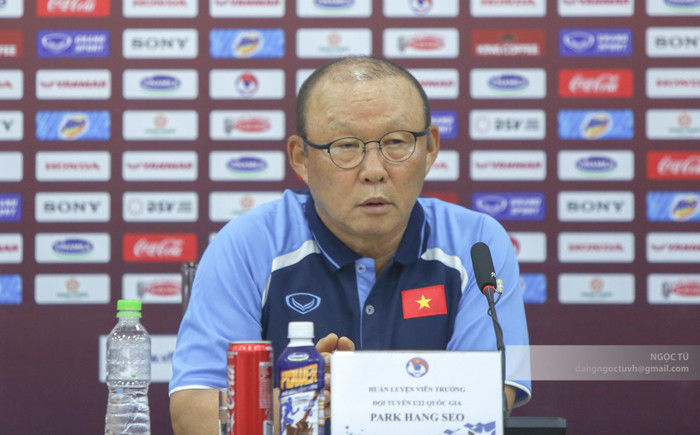 HLV Park Hang-seo trả lời truyền thông sáng 18/8.