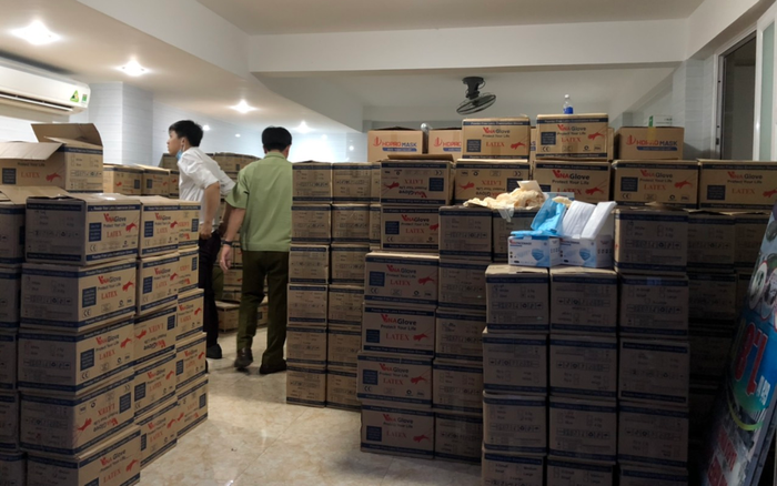 Phát hiện hàng triệu khẩu trang, găng tay y tế kém chất lượng ở TP.HCM Ảnh 2
