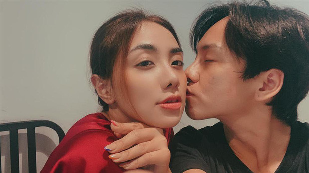 Cặp đôi đang rất hạnh phúc bên nhau