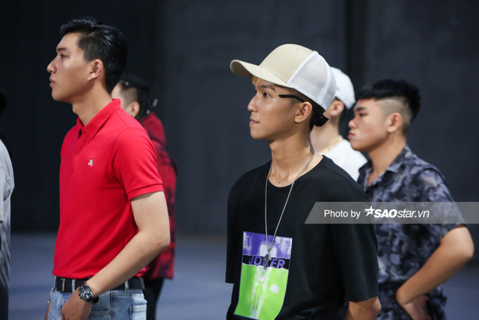 HIEUTHUHAI và Sóc Nâu.