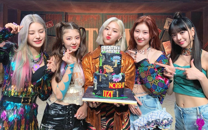 'Một trời một vực' chuyện girlgroup nhà JYP: TWICE bị chê live thảm họa nhưng ITZY lại được... khen lên tận mây xanh Ảnh 2