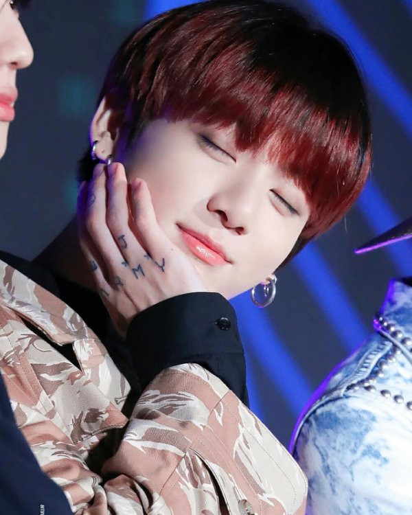 Jungkook, IU, Suzy và dàn 'maknae' đã trở thành thần tượng K-Pop khi mới 15 tuổi Ảnh 6