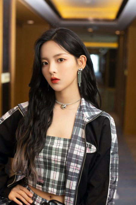 'Diễn viên mời vào chỗ' mùa 2: Triệu Vy 'rút lui', Dương Siêu Việt - Triệu Tiểu Đường - Tống Uy Long xin vào nghề Ảnh 13