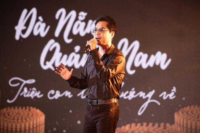 Có những thời điểm anh gánh vác gia đình trên vai nhưng chưa một lời oán thán mà luôn nhẹ nhàng, nhỏ nhẹ, không bao giờ biết nặng lời với ai.