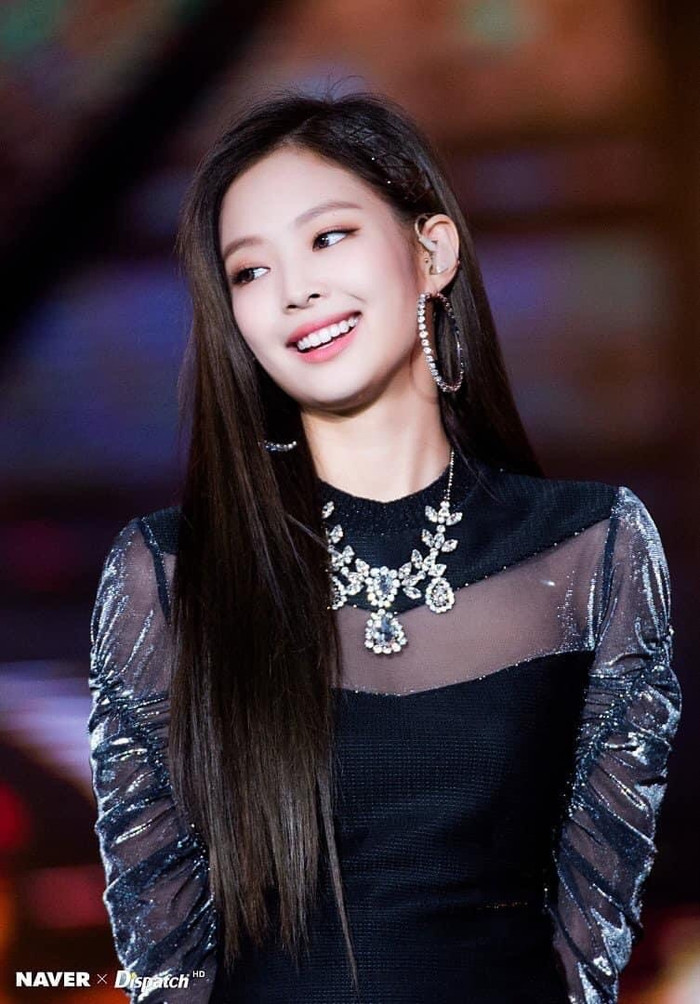 Xôn xao trước việc Trương Vũ Kỳ và Đồng Dao bị fan Jennie tố sao chép phong cách thời trang Ảnh 7