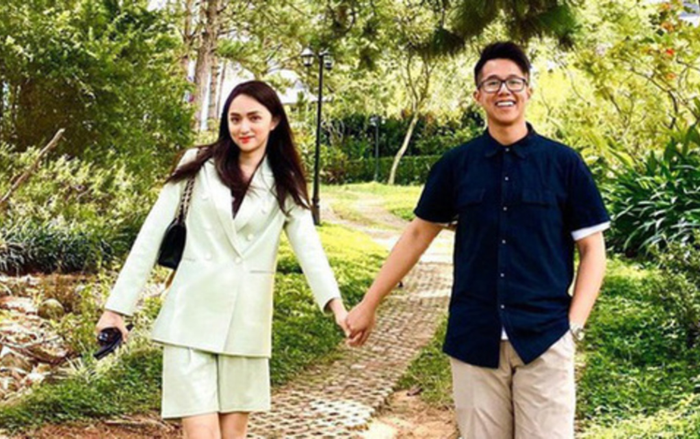 Hương Giang đăng loạt status ám chỉ 'Anh quá trễ' và bị 'tổn thương', bạn trai CEO ngay lập tức có động thái khiến dân tình bất ngờ Ảnh 2