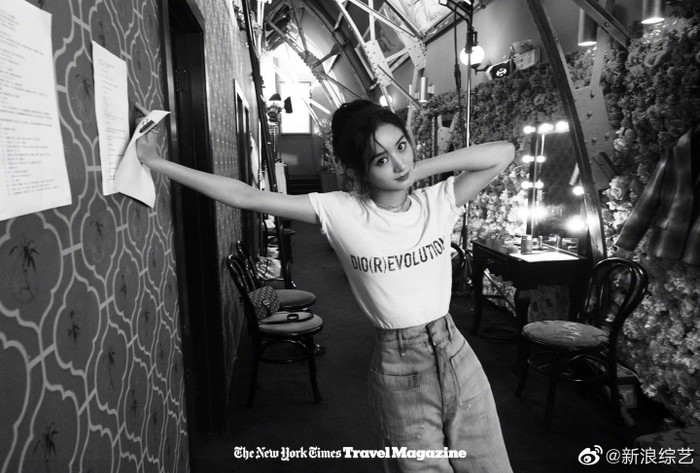 Triệu Lệ Dĩnh hoài cổ trên trang bìa tạp chí The NewYork Times Travel số tháng 8. 2020 đã leo lên No.4 hot search Ảnh 5