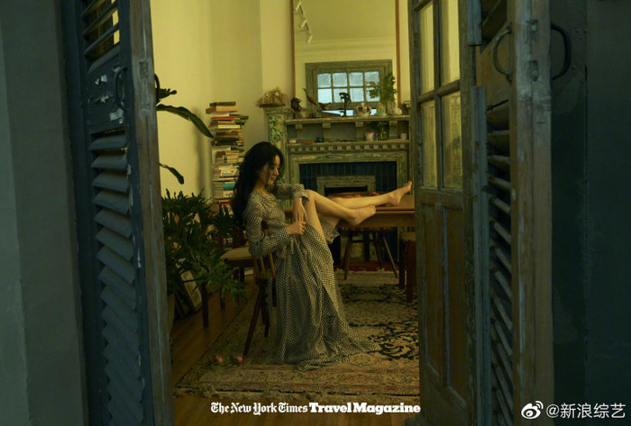 Triệu Lệ Dĩnh hoài cổ trên trang bìa tạp chí The NewYork Times Travel số tháng 8. 2020 đã leo lên No.4 hot search Ảnh 4