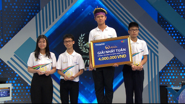 Lê Minh Hoàng (THPT Chuyên Hà Nội – Amsterdam, Hà Nội) xuất sắc giành vị trí Quán quân cuộc thi tuần 1 (tháng 3 – quý 4 năm 2020).