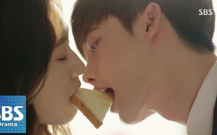 Những nụ hôn quái dị, nóng bỏng nhất K-Drama khiến khán giả hú hét: Bạn đã thử kiểu hôn nào rồi? Ảnh 2