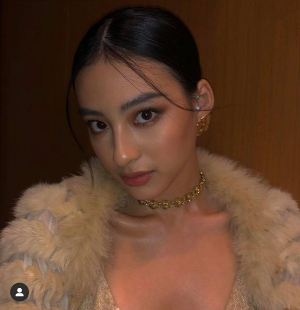 Dù chỉ cao 1m59 nhưng Dương Minh Ngọc vẫn nổi bật bởi vóc dáng nhỏ nhắn cùng gu thời trang đa dạng.&nbsp;