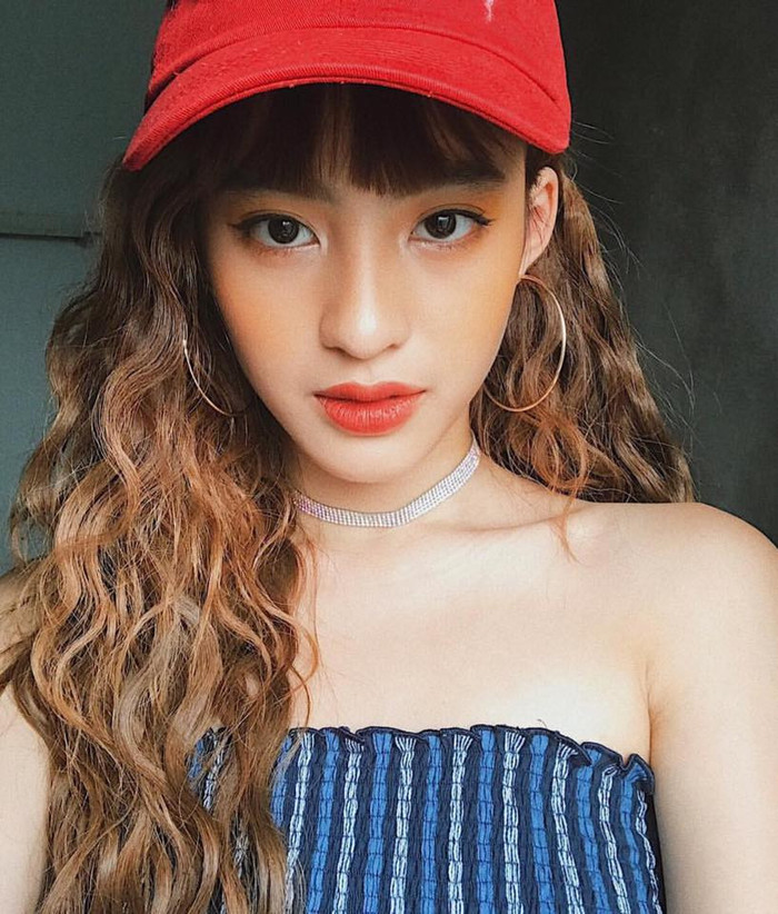 Cô nàng từng xuất hiện tại nhiều show diễn thời trang nổi tiếng và nhanh chóng thu hút sự chú ý bởi&nbsp;phong cách thời trang đa dạng.