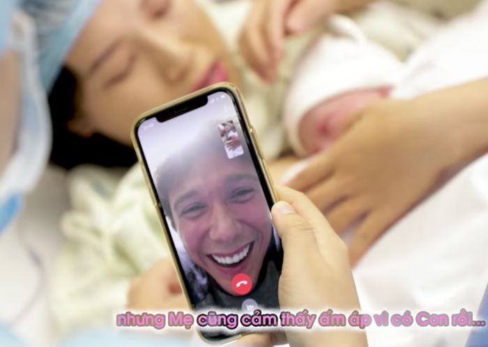 Tuy hiện tại chưa thể ở cùng nhau nhưng hạnh phúc vẫn đong đầy trong gia đình nhỏ này.