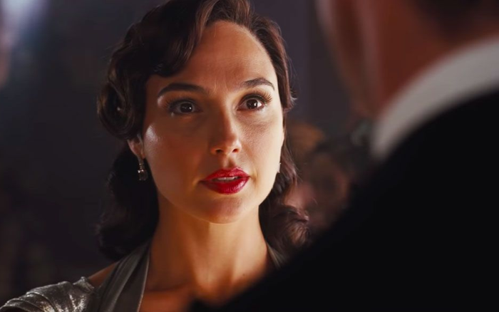 Trailer đầu tiên của 'Death on the Nile': Gal Gadot thể hiện đẳng cấp chị đại, cực quyến rũ Ảnh 2