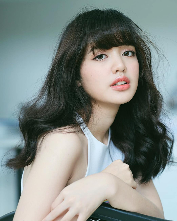 'Soi' nhan sắc của hai mỹ nhân màn ảnh bạc có visual giống Lisa (BlackPink) như đúc Ảnh 18