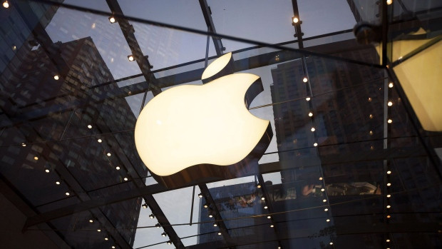 Apple chỉ mất vỏn vẹn 2 năm để có thêm 1 nghìn tỉ USD giá trị vốn hoá. Ảnh: Bloomberg