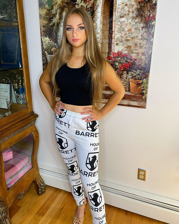 Chỉ trong năm đầu tiên kinh doanh Isabella đã kiếm được 1 triệu USD (23 tỷ đồng) và nhanh chóng trở thành triệu phú của nước Mỹ.