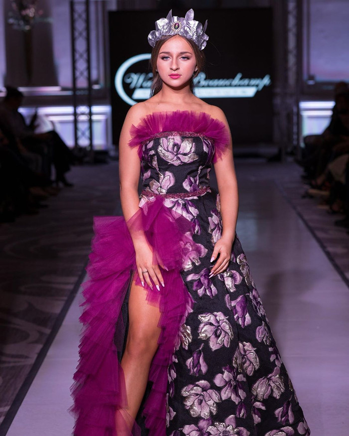 Isabella tiết lộ trong tương lai sẽ viết sách hướng dẫn kinh doanh dành cho những người trẻ tuổi. Và tiếp tục phát triền thương hiệu mỹ phẩm, thời trang của mình. 