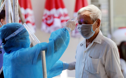 Nữ điều dưỡng chăm sóc bệnh nhân mắc COVID-19 mỗi ngày 12 tiếng đã bị nhiễm virus Ảnh 3