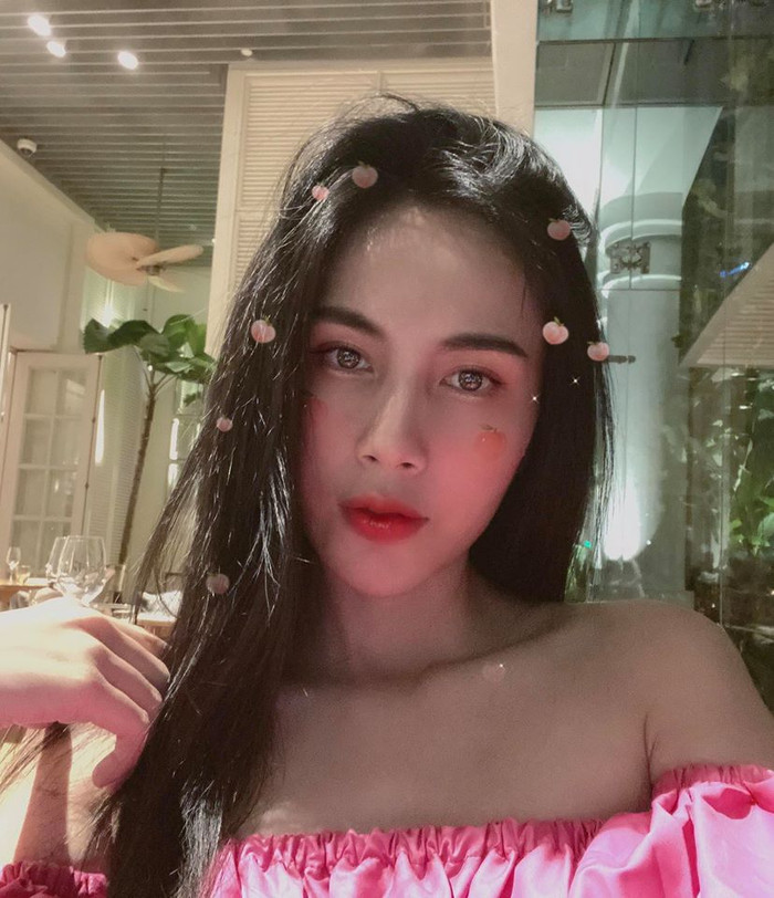 Thuỷ Tiên tự selfie và không dám nhờ ông xã chụp ảnh vì... không muốn khẩu nghiệp Ảnh 3