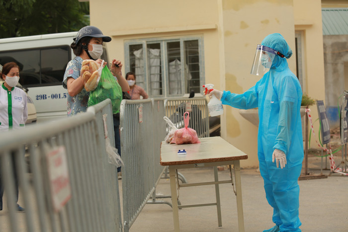 Bệnh viện E hiện đang được cách ly.