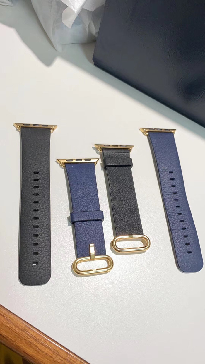Dây đeo của phiên bản Apple Watch Edition này có kiểu dáng vô cùng sang trọng, giống như những dây đeo trên một chiếc đồng hồ cổ điển đắt tiền. (Ảnh: L0vetodream)