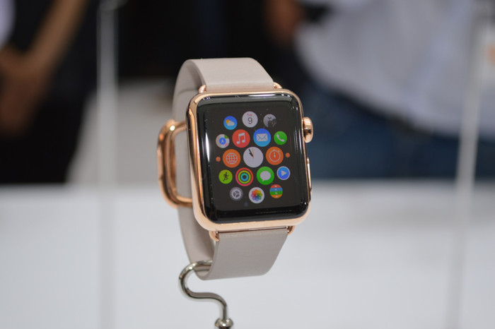 Phiên bản Apple Watch Edition từng được Apple ra mắt vào năm 2015 có giá khởi điểm lên đến 10.000 USD. (Ảnh: Ars Technica)