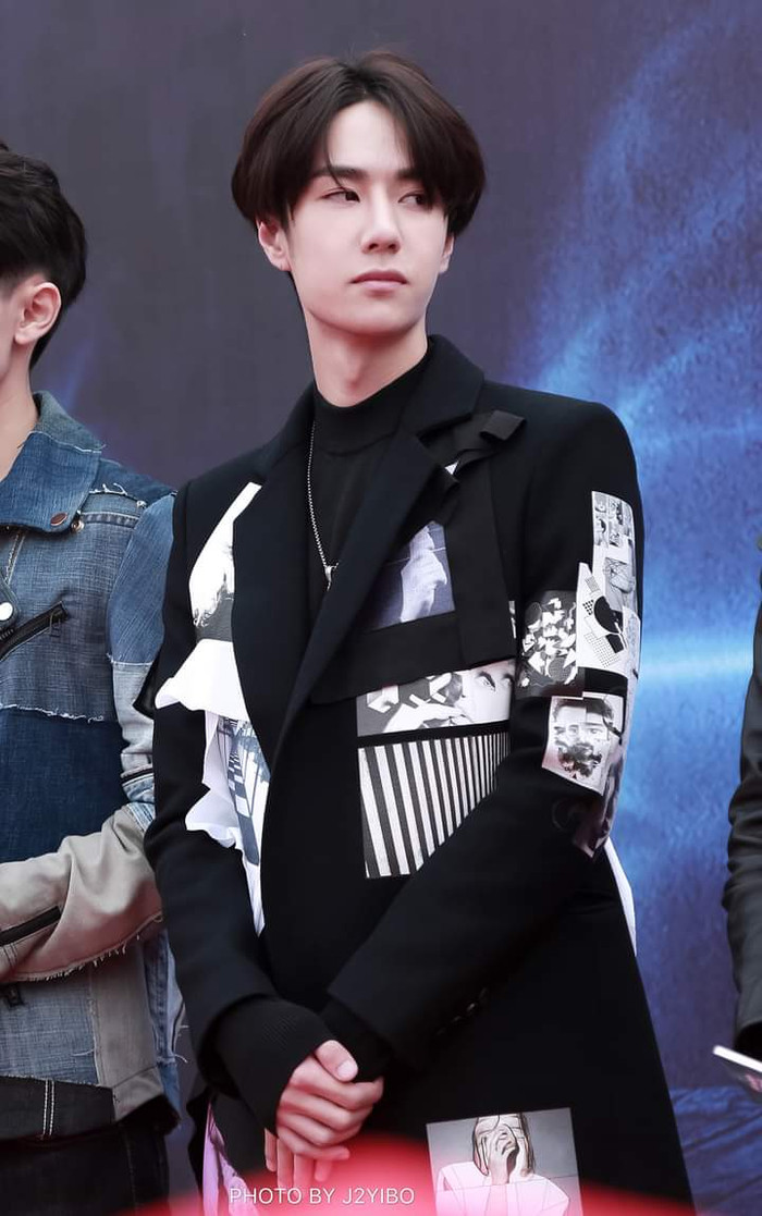 Vương Nhất Bác làm fan 'thót tim' vì đóng cảnh phim nguy hiểm trong 'Người bạn kỳ lạ của tôi' Ảnh 16