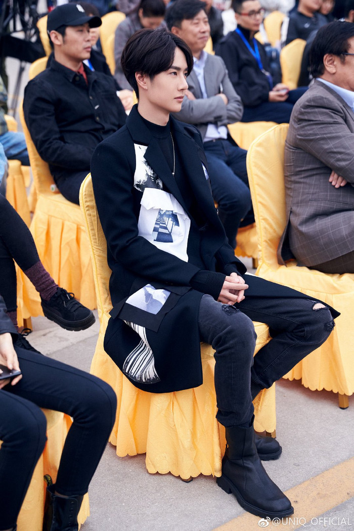 Vương Nhất Bác làm fan 'thót tim' vì đóng cảnh phim nguy hiểm trong 'Người bạn kỳ lạ của tôi' Ảnh 13