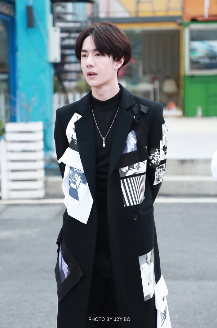 Vương Nhất Bác làm fan 'thót tim' vì đóng cảnh phim nguy hiểm trong 'Người bạn kỳ lạ của tôi' Ảnh 14