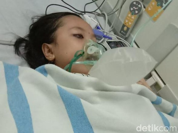 Siti Masfufah Wardah được đưa vào bệnh viện điều trị bệnh tiểu đường mãn tính và các biến chứng nội tạng. 