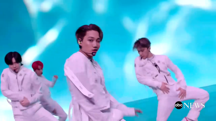 Clip hot: Sân khấu live single mới 100 của SuperM tại Good Morning America Ảnh 4