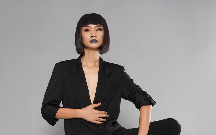 Bà trùm chân dài Hạ Vy - Từ siêu mẫu quyền lực nhất nhì làng mốt Việt đến bà mẹ 3 con xuất sắc Ảnh 2