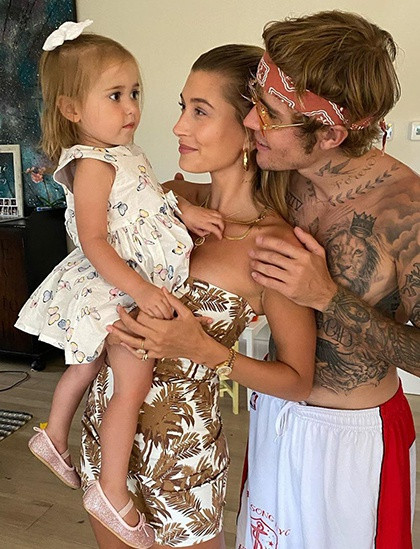 Vợ chồng Justin Bieber đón sinh nhật 2 tuổi của em gái cùng cha khác mẹ