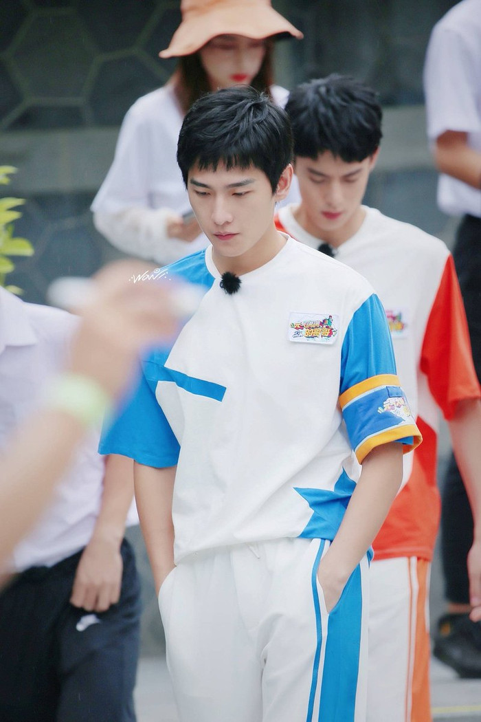 Hình tượng lạnh lùng của Dương Dương sụp đổ khi tham gia 'Ca ca tràn đầy sức sống' Ảnh 4