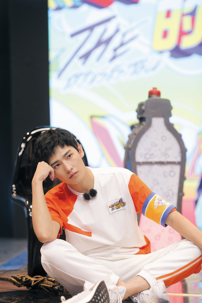 Hình tượng lạnh lùng của Dương Dương sụp đổ khi tham gia 'Ca ca tràn đầy sức sống' Ảnh 16