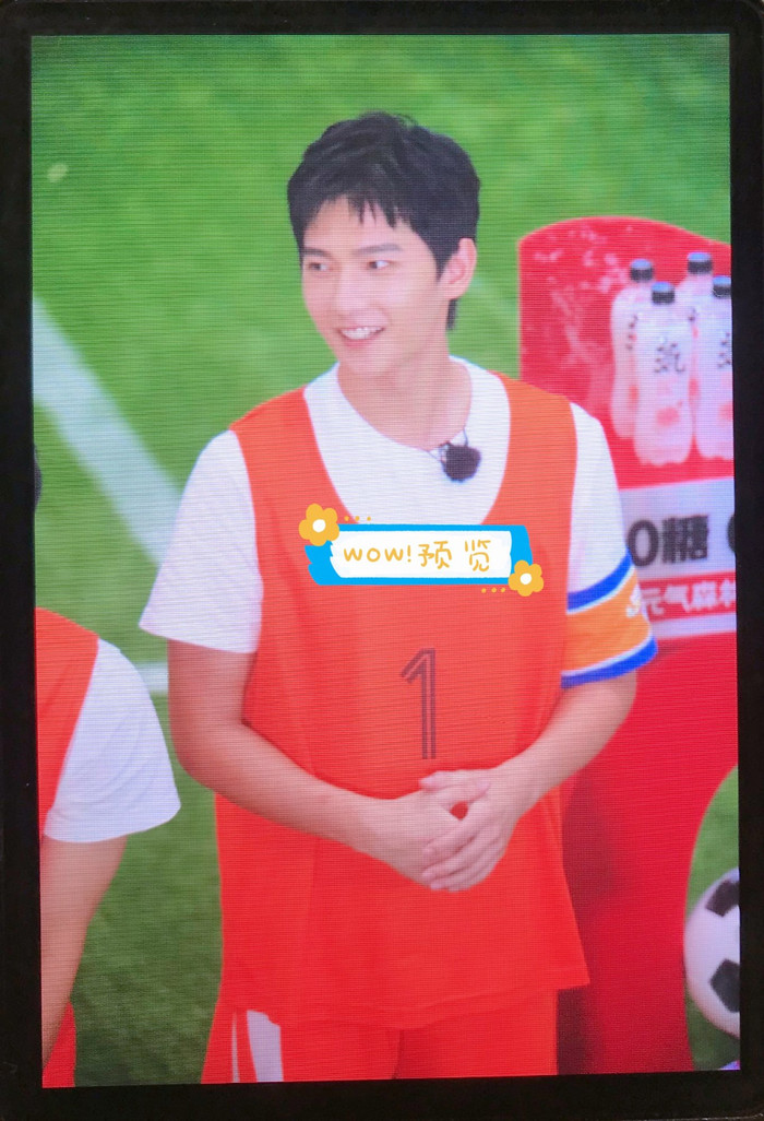 Hình tượng lạnh lùng của Dương Dương sụp đổ khi tham gia 'Ca ca tràn đầy sức sống' Ảnh 22