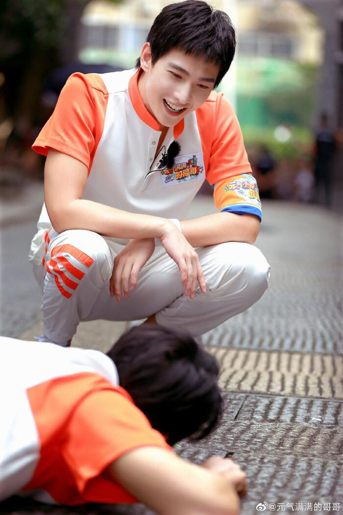 Hình tượng lạnh lùng của Dương Dương sụp đổ khi tham gia 'Ca ca tràn đầy sức sống' Ảnh 12