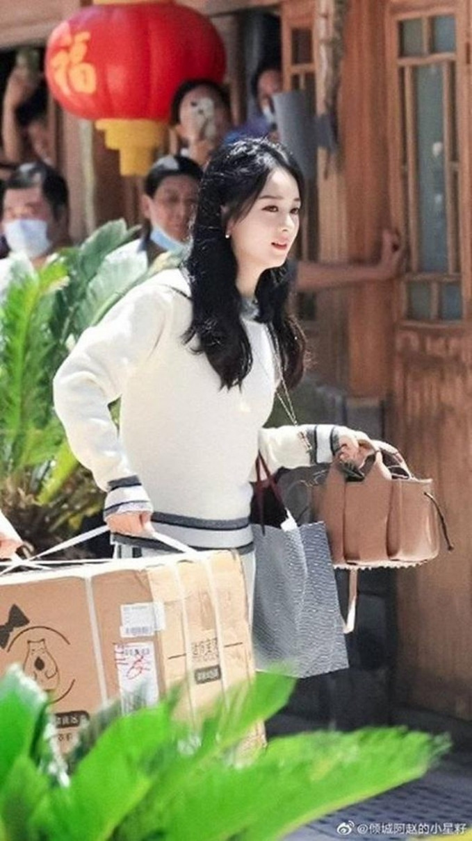 Truyền thông Hong Kong liệt kê ba tội trạng của Triệu Lệ Dĩnh trong show Nhà hàng Trung Hoa mùa 4 Ảnh 10