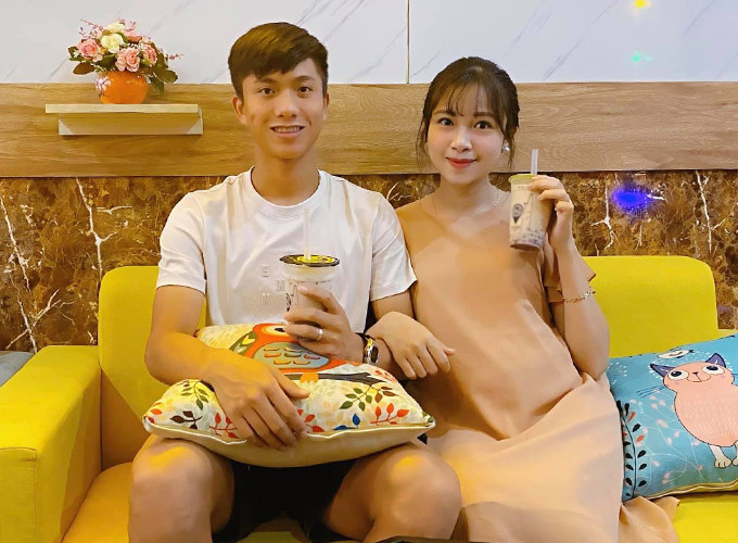 Phan Văn Đức mặc luôn áo của mẹ để chơi với con gái, nguyên nhân tiết lộ khiến ai cũng phì cười Ảnh 4