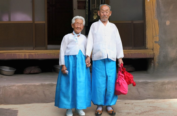 Cảm nhận về tình yêu giản dị mà phi thường trong 'Mình ơi, xin đừng qua sông': Mãi mãi là bao lâu? Ảnh 12