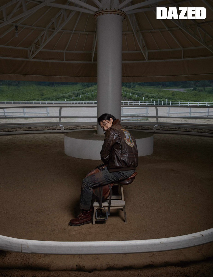 'Hwan mặt cún' mang mái tóc dài từng gây sốc lên bìa tạp chí Dazed tháng 9 Ảnh 9