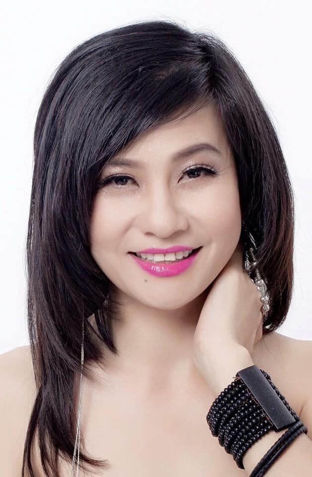 Đổi kiểu tóc bob và mái thưa, U50 Cát Phượng được khen trẻ ra chục tuổi Ảnh 8