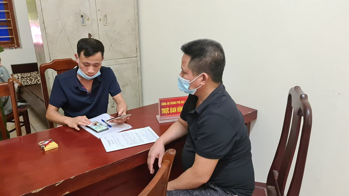 Chủ quán Nhắng nướng Hiền Thiện