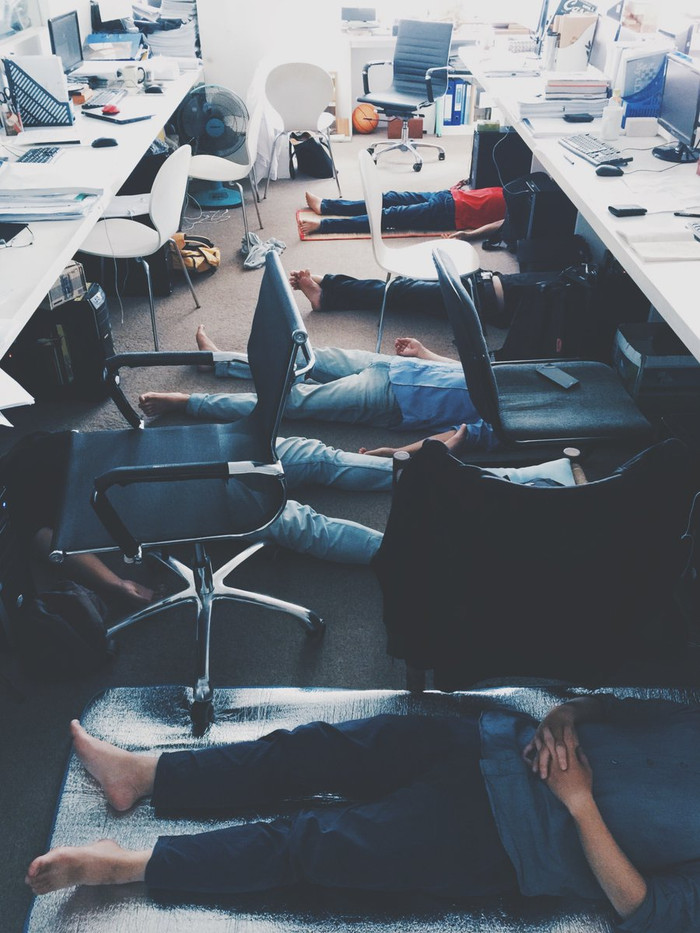 Nằm xen kẽ rất khoa học và tiết kiệm không gian