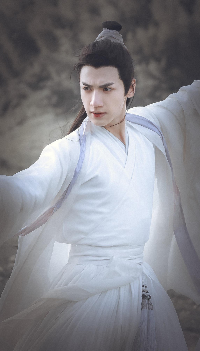 La Vân Hi – 30 tuổi: Ngoài cặp đôi chính Dương Tử - Đặng Luân thì La Vân Hi cũng may mắn nổi tiếng từ “Hương mật tựa khói sương”.