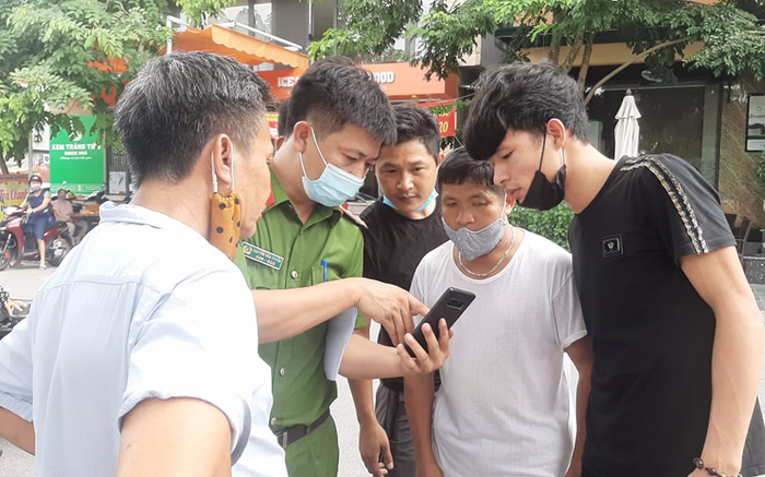 Công an Bắc Ninh trích xuất tất cả biển số xe qua công viên, 'lục tung' ngõ ngách tìm kiếm bé trai 2,5 tuổi mất tích Ảnh 2