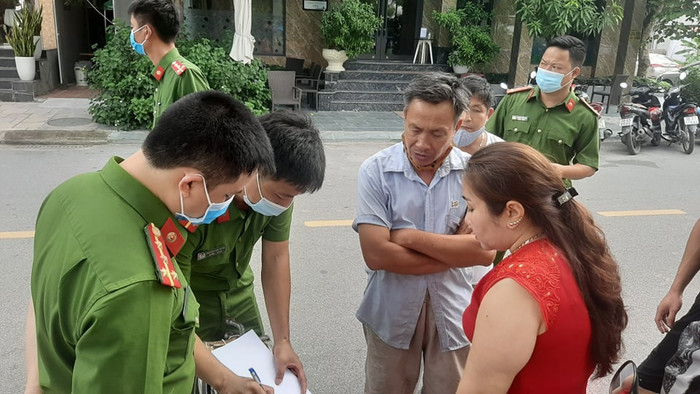 Công an Bắc Ninh trích xuất tất cả biển số xe qua công viên, 'lục tung' ngõ ngách tìm kiếm bé trai 2,5 tuổi mất tích Ảnh 7